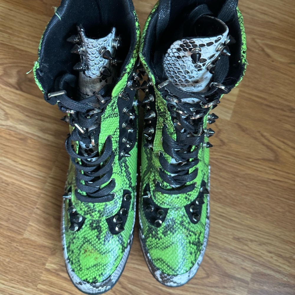 Cape Robbin Green Snake Print Combat Boots size 11 - Picture 3 of 8